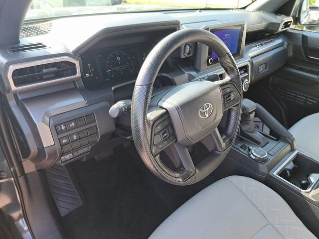 Used 2025  Toyota SR5 image 13