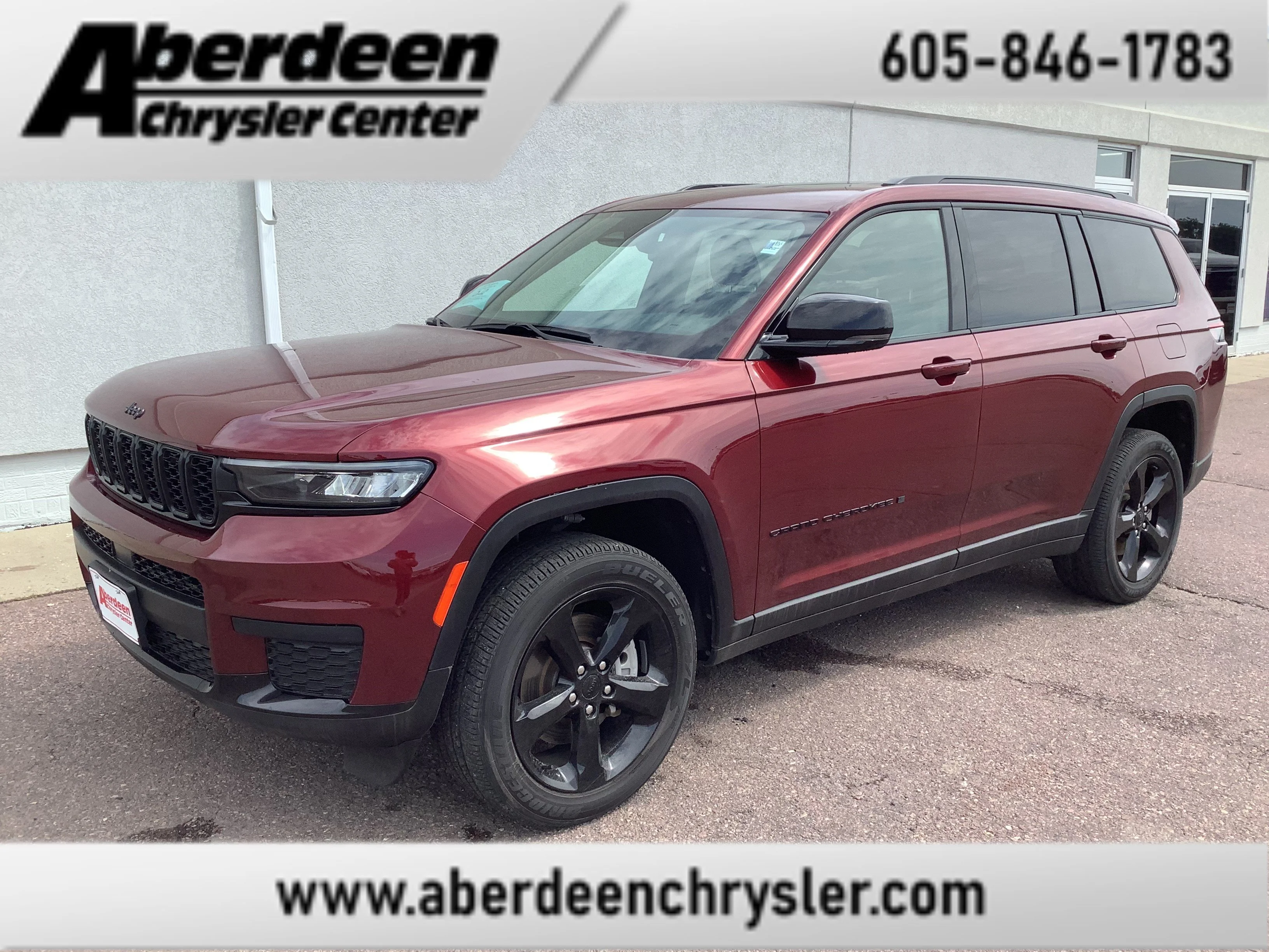 Used 2023 Red Jeep Altitude image 1