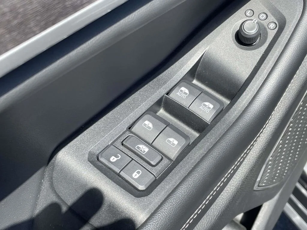 Used 2022 Gray Jeep Limited image 26