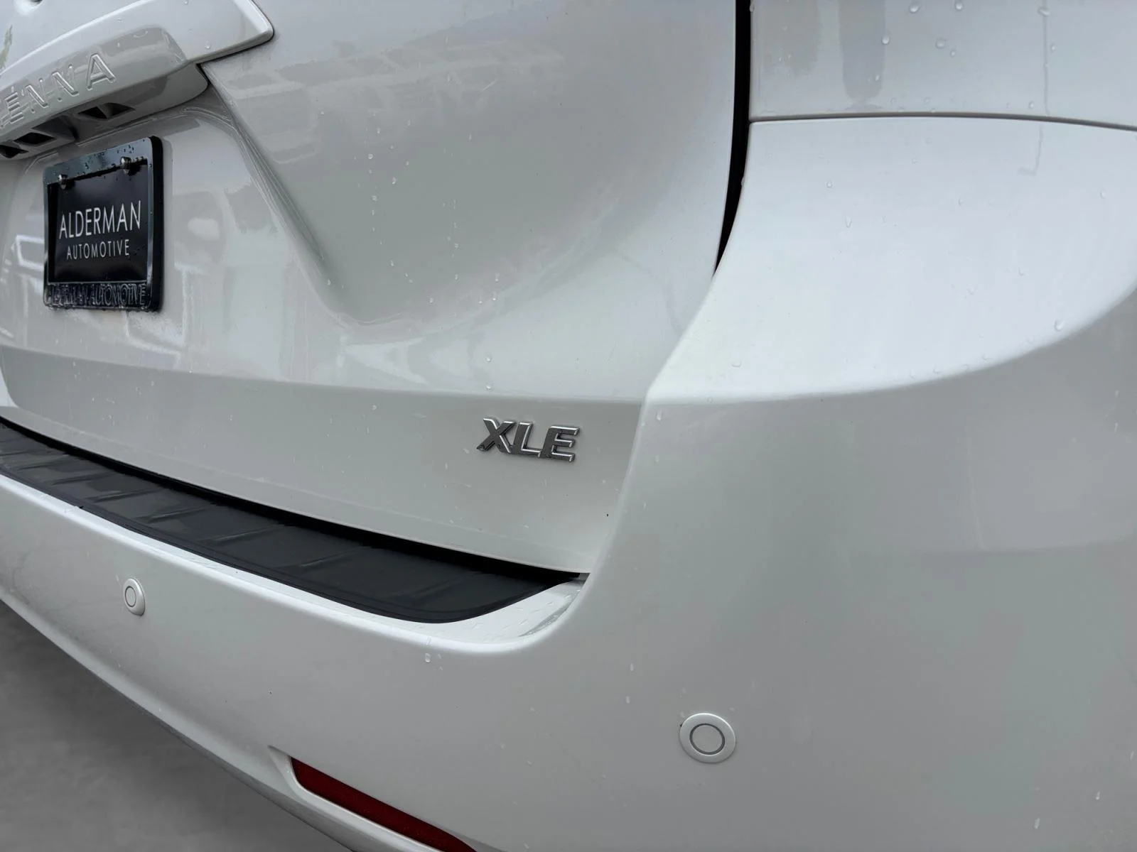 Used 2016 Blizzard Pearl Toyota XLE Premium 8-Passenger image 52