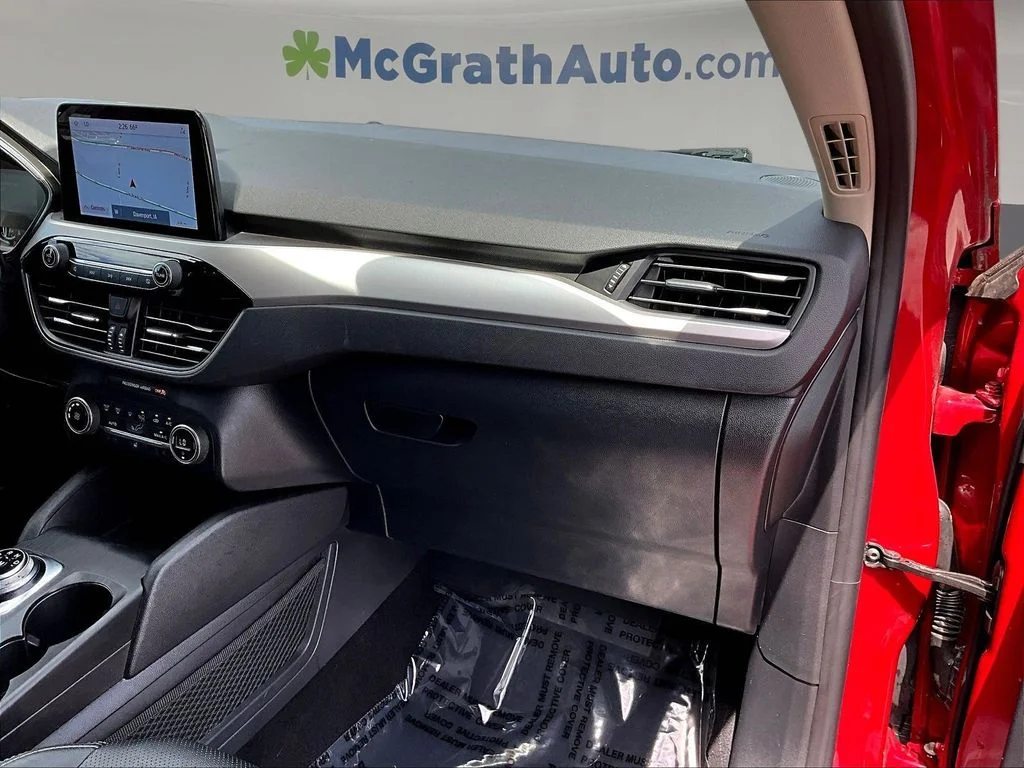 Used 2020 Red Ford SEL image 30