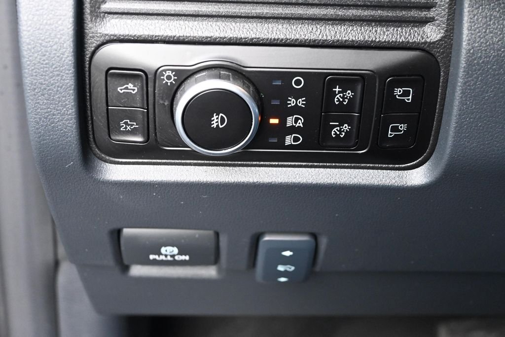 Used 2026 Gray Metallic Ford Lariat image 35