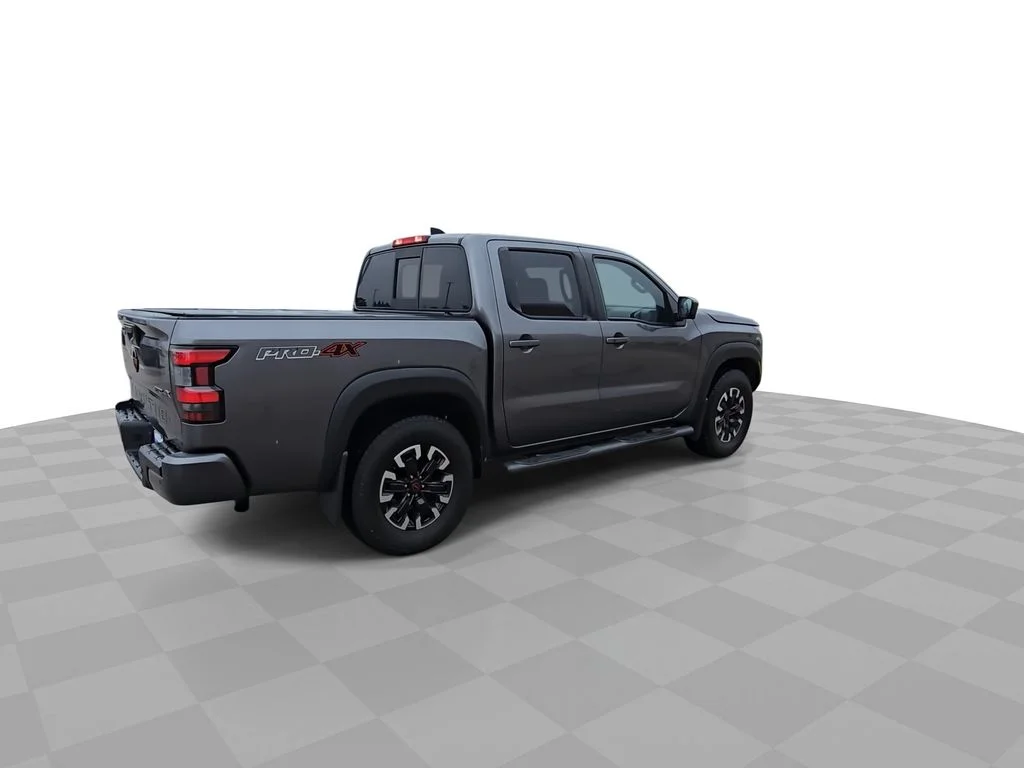 Used 2022  Nissan PRO-4X image 8