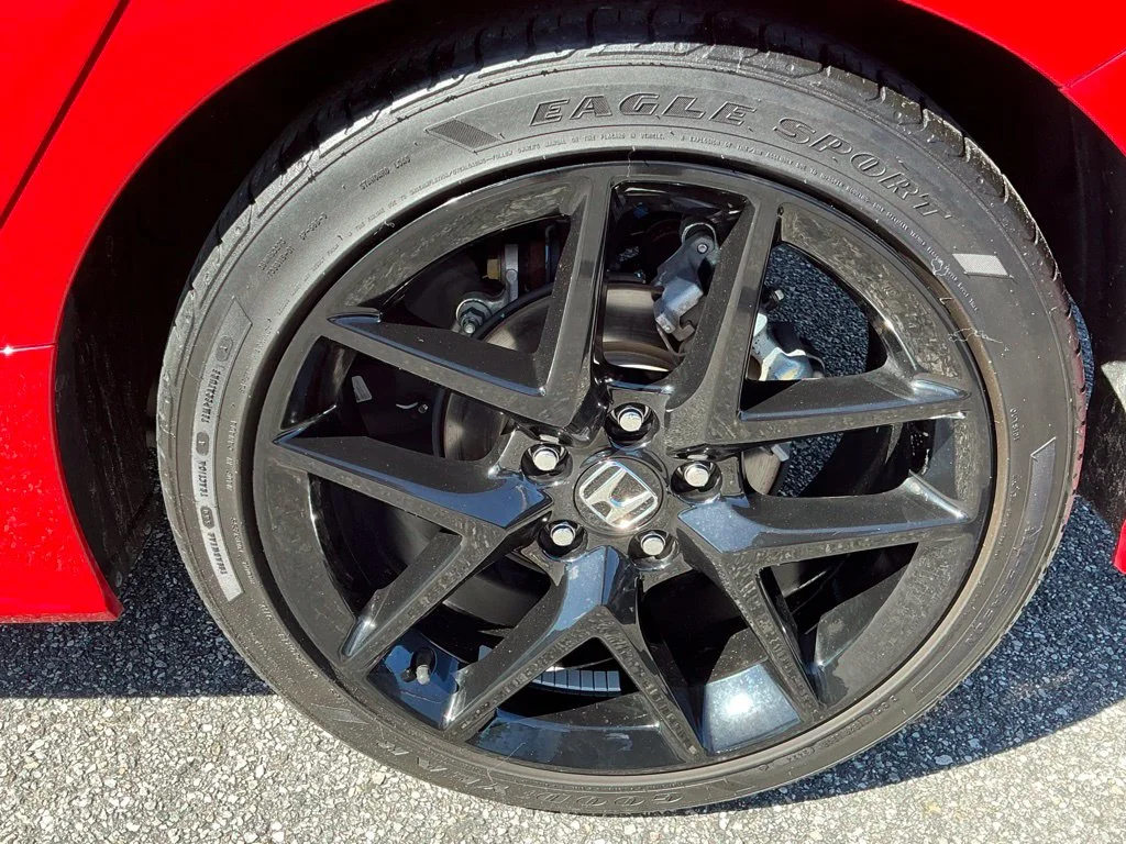 Used 2025  Honda Sport image 18