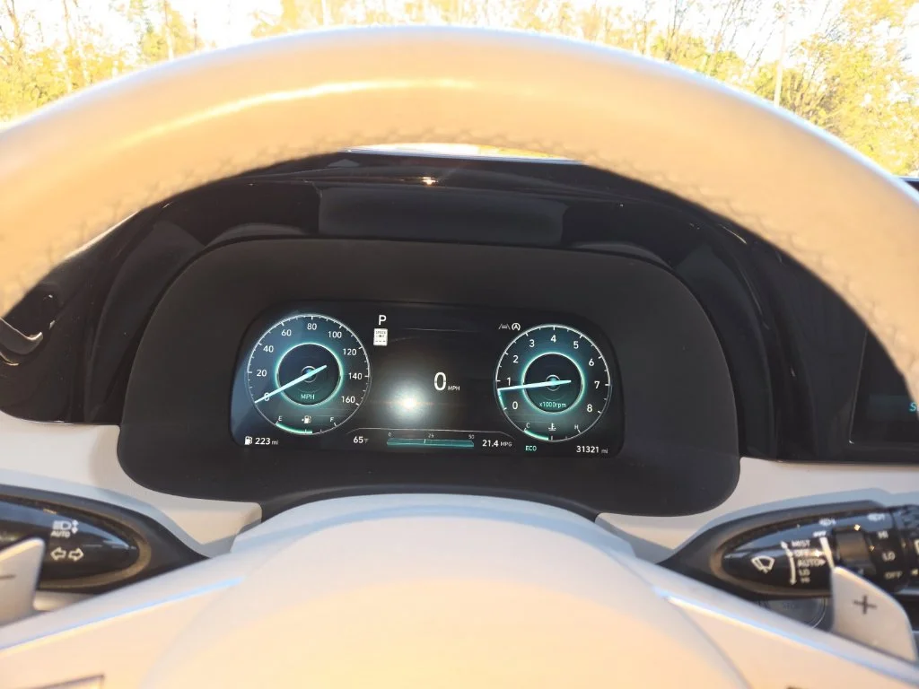 Used 2024 White Hyundai Limited image 9