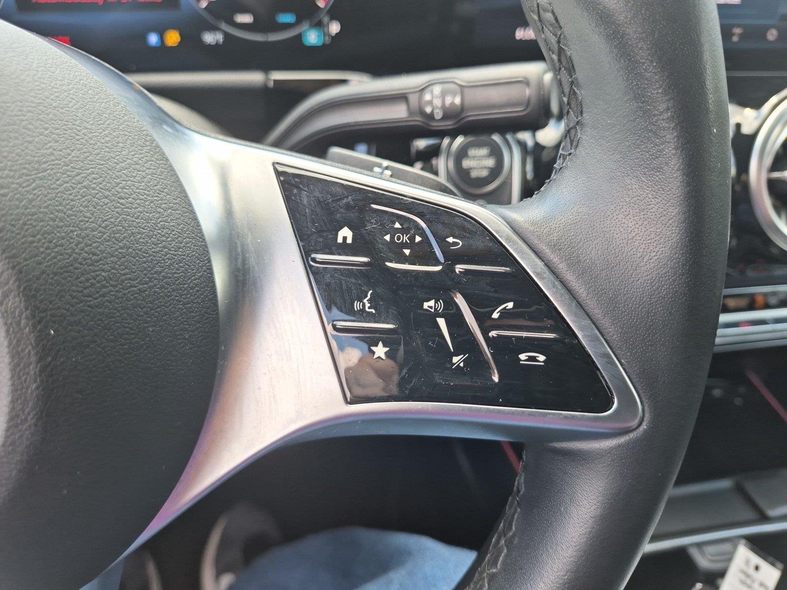 Used 2025 Mountain Grey Metallic Mercedes-Benz GLA 250 image 21