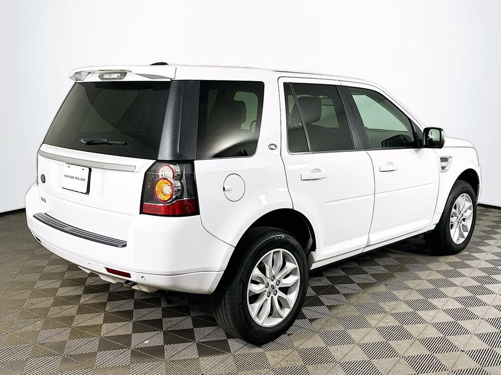 Used 2013 Fuji White Land Rover  image 5
