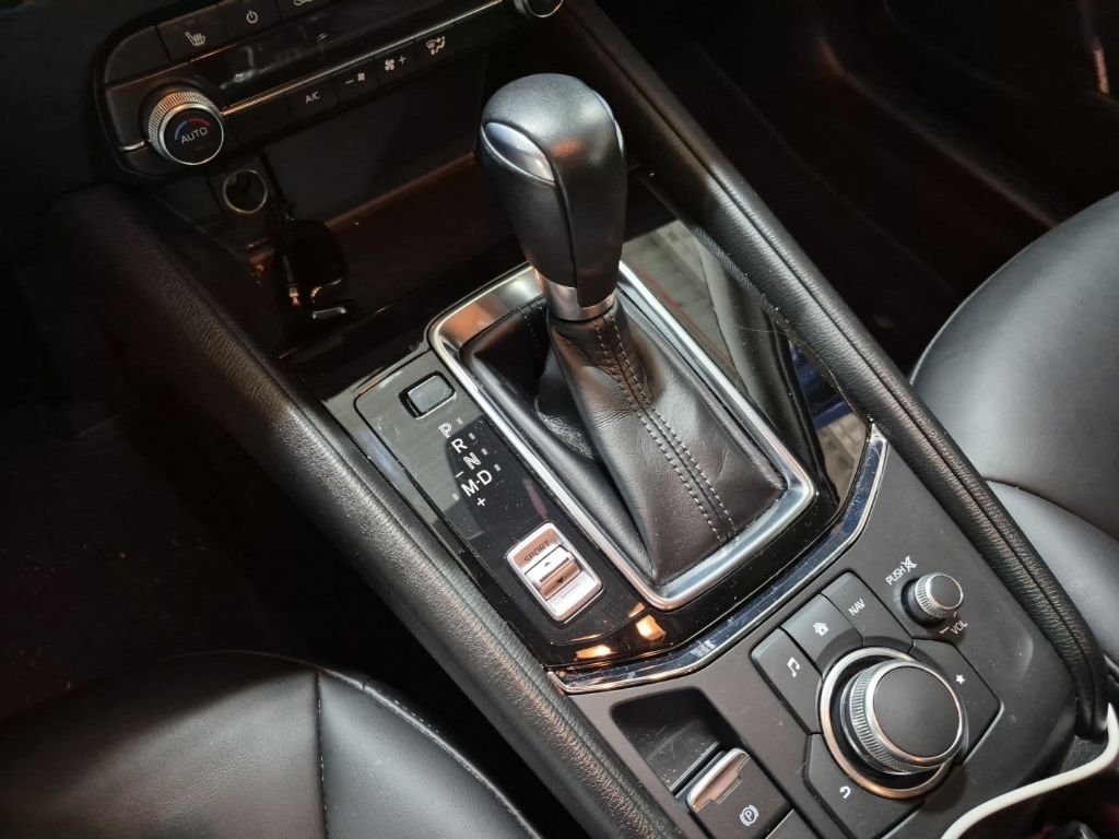 Used 2019 White Mazda Touring image 15