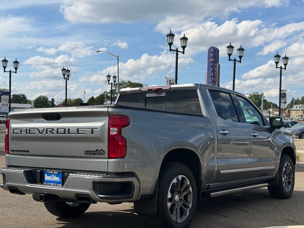 Used 2025 Gray Chevrolet High Country image 5