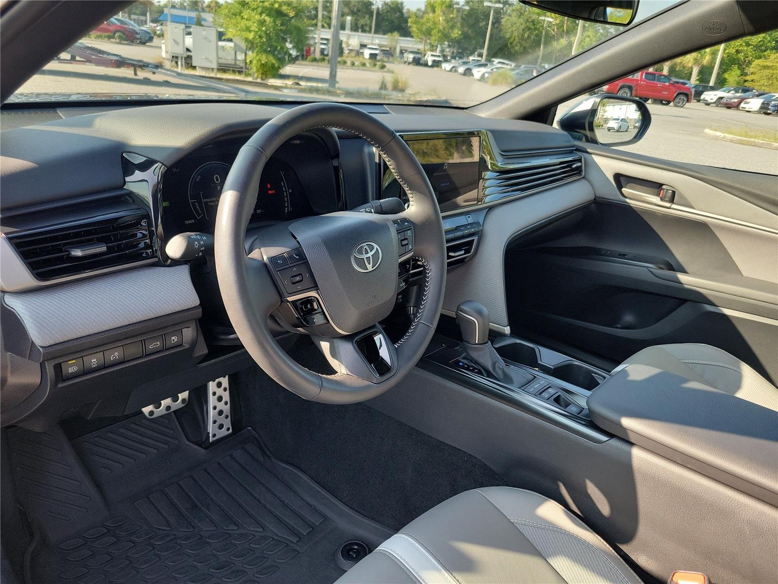 Used 2026 Underground TOYOTA SE image 17