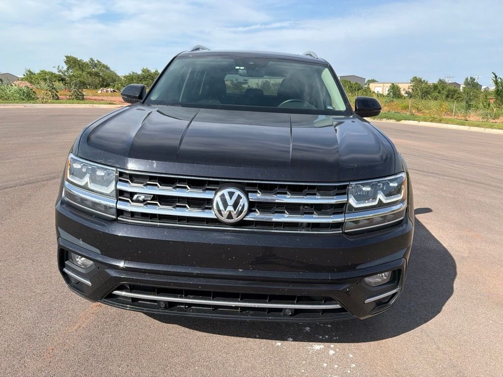 Used 2019 Deep Black Pearl Volkswagen 3.6L V6 SEL R-Line image 2
