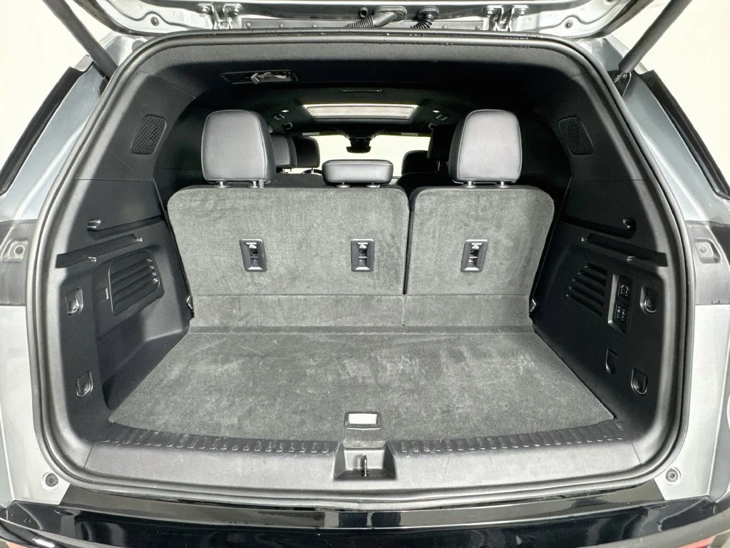 Used 2025 Sterling Gray Metallic Chevrolet High Country image 32
