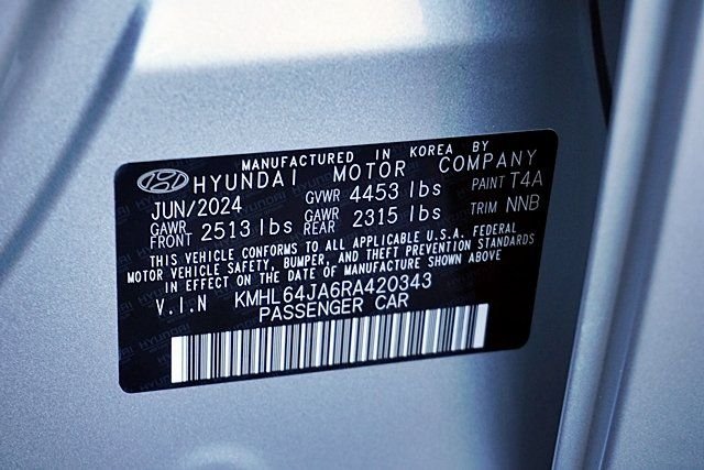 Used 2024 Silver Hyundai SEL image 31