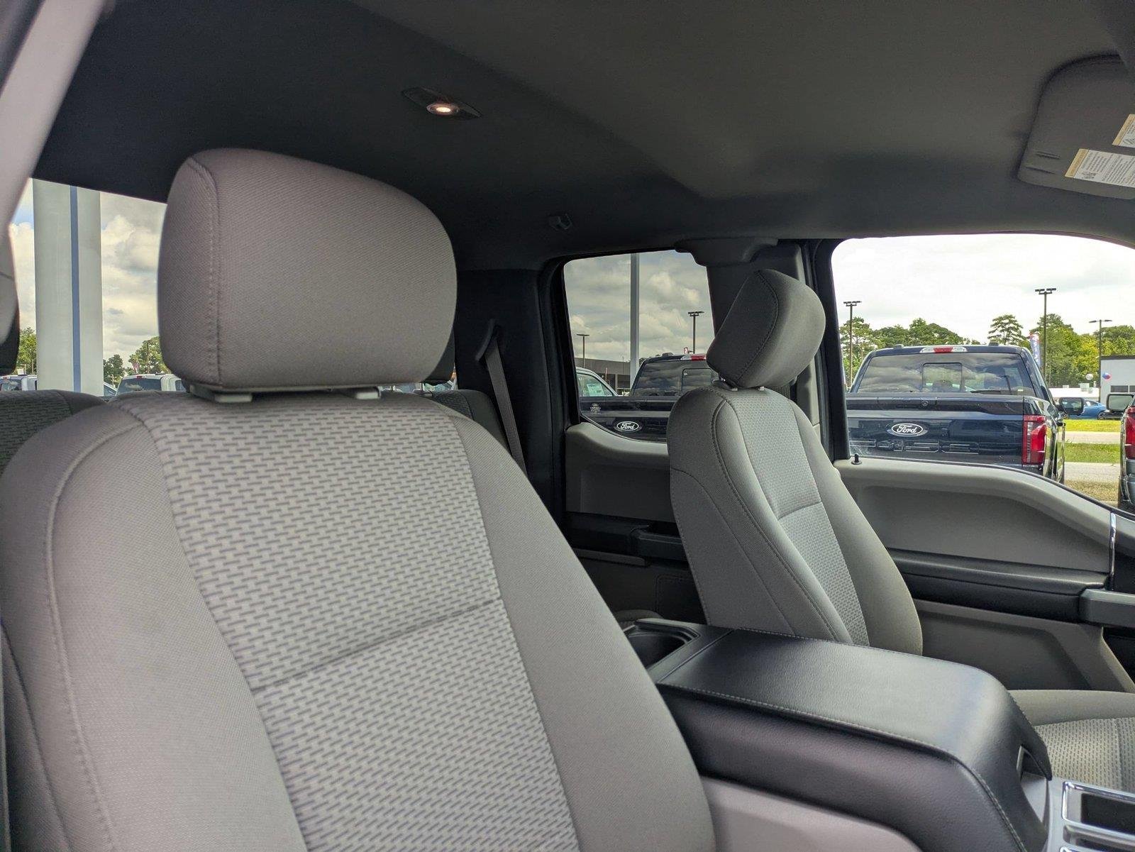 Used 2018 Magnetic Metallic Ford XLT image 28