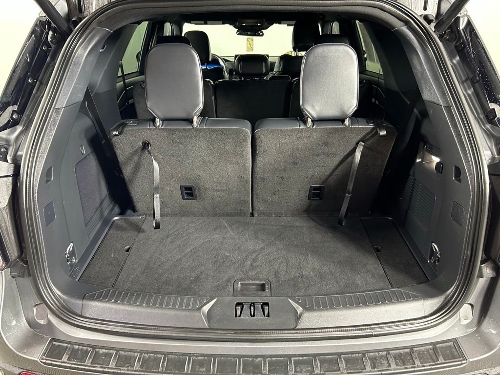 Used 2025 Gray Ford ST-Line image 22