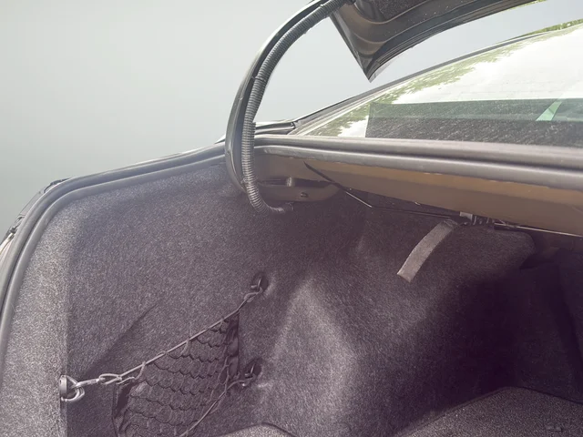 Used 2014 Black Nissan 2.5 SL image 25