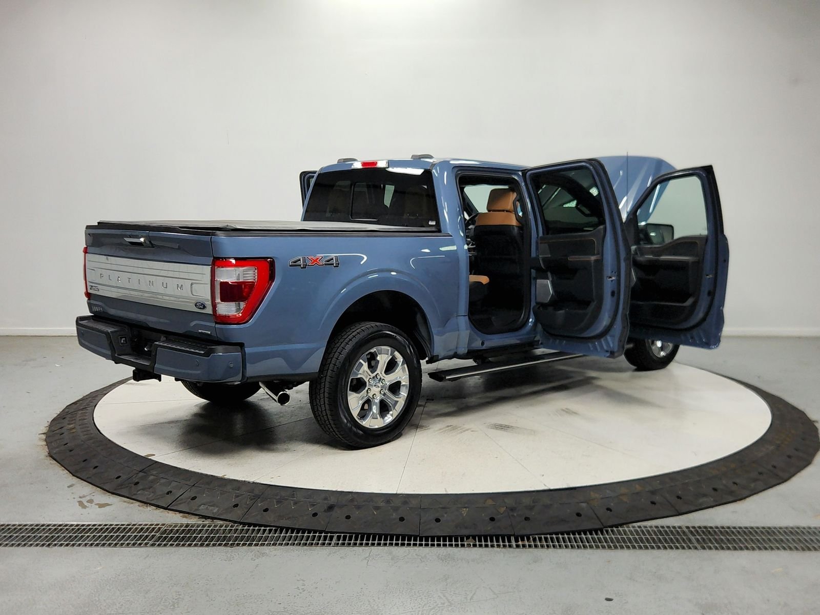Used 2023 Azure / Gray Metallic Ford Platinum image 16