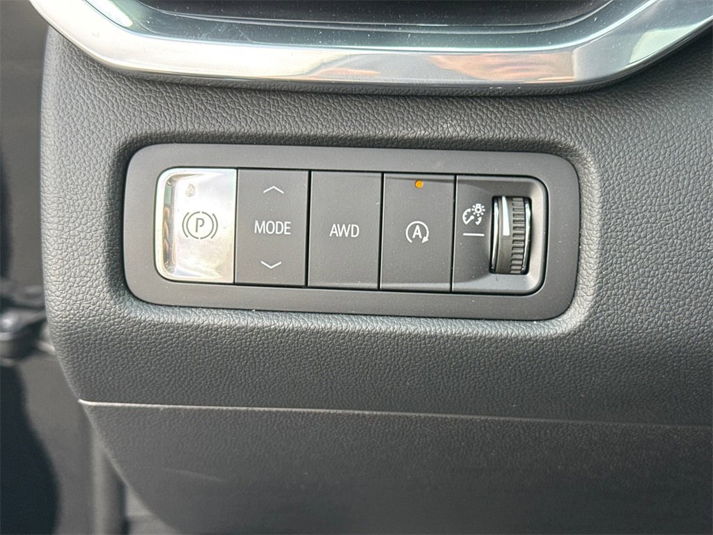 2026 GMC ACADIA - Image 18