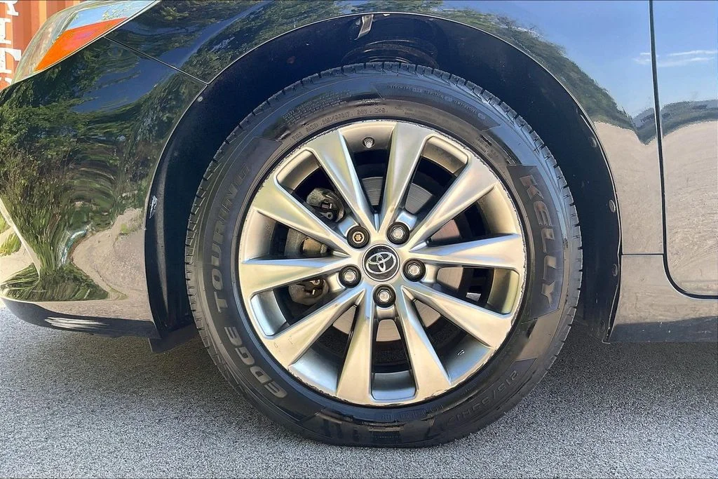 Used 2016 Black Toyota XLE image 8