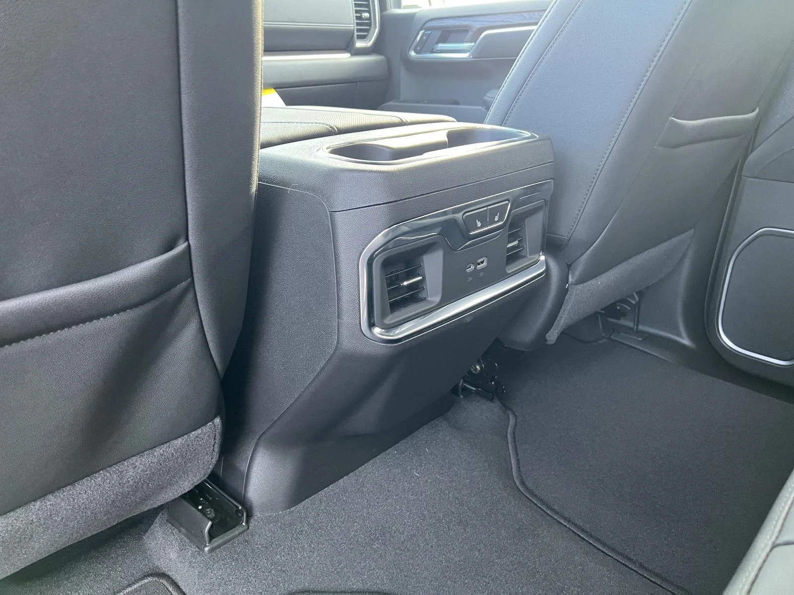 2026 GMC Sierra 1500 SLT - Photo 32