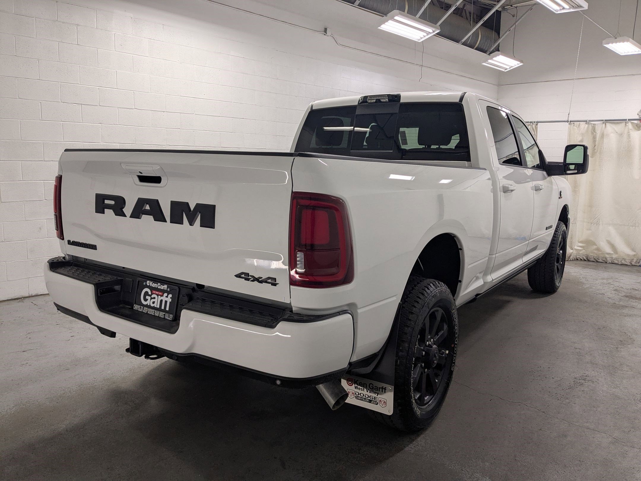 New 2026 Bright White Clear-Coat Exterior Paint RAM Laramie image 4
