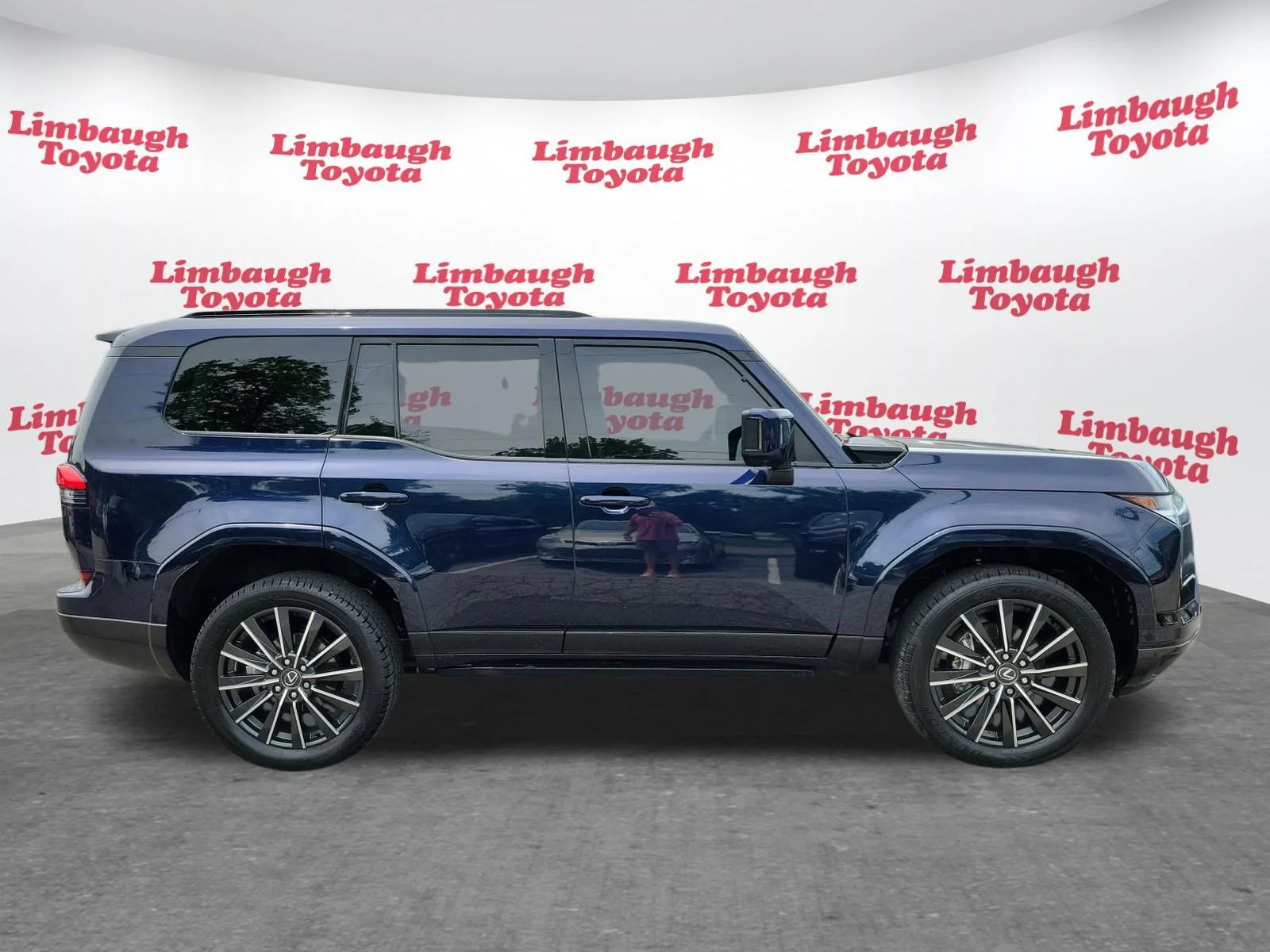 Used 2024 Blue Lexus GX 550 Luxury+ image 2