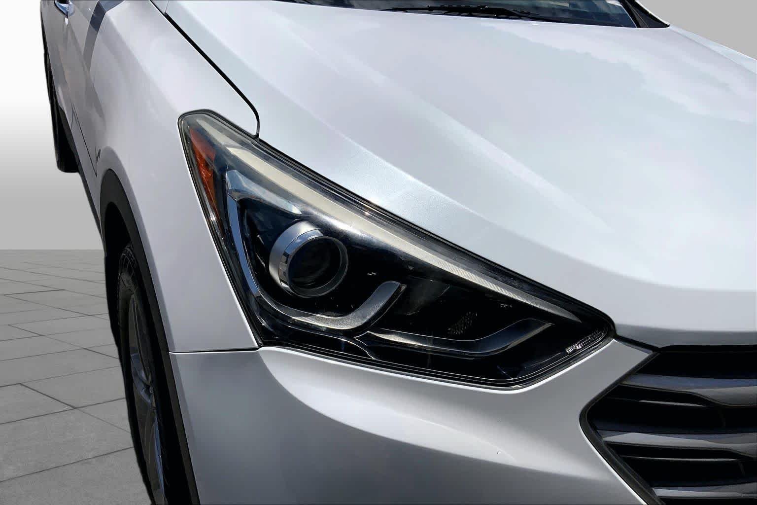 Used 2017 Frost White Pearl Hyundai 2.4L image 26