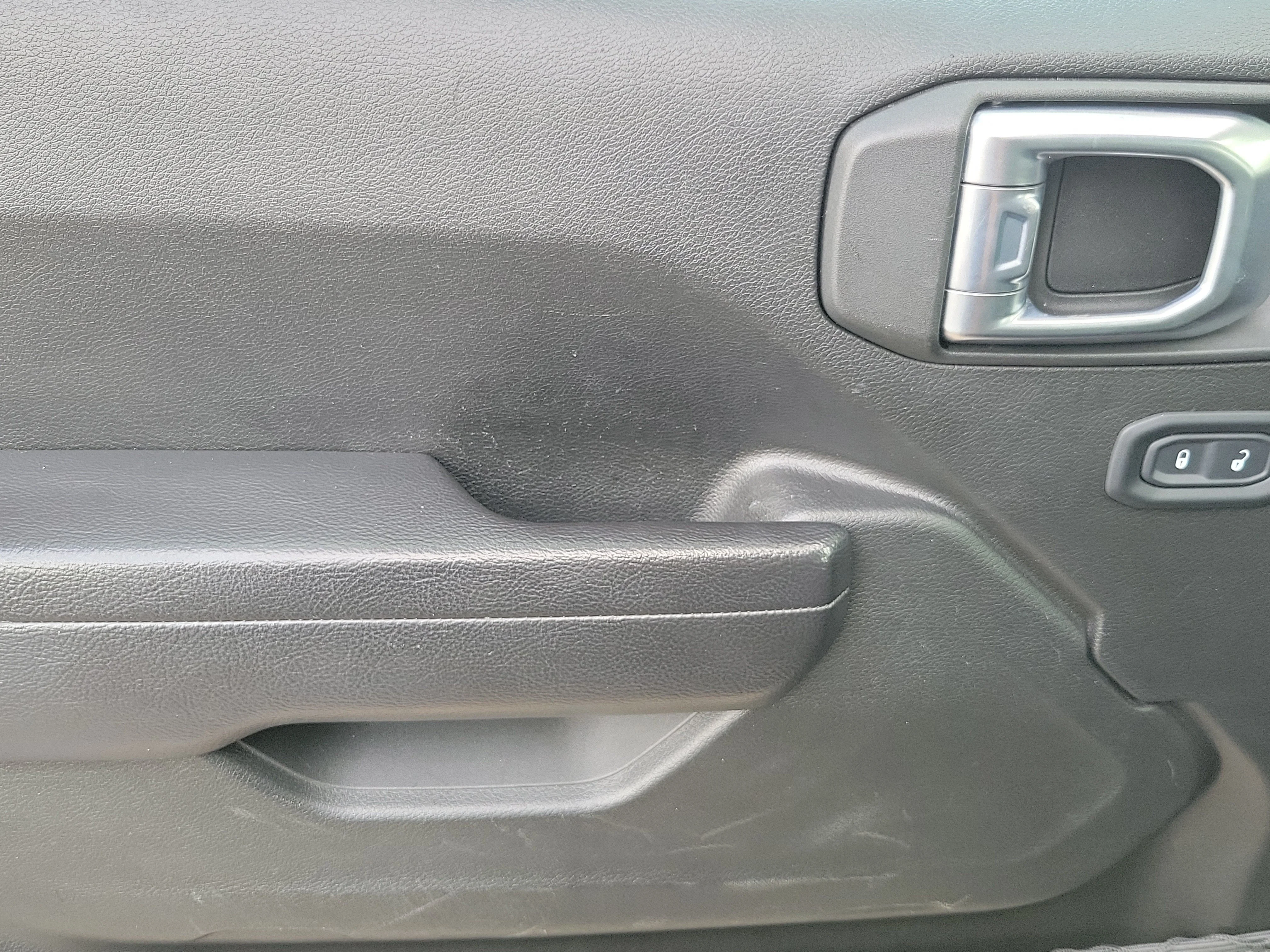Used 2024 Granite Crystal Metallic Clearcoat Jeep Sport image 17