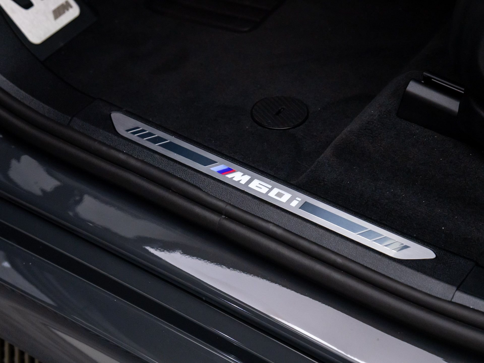 Certified Used 2026 Dravit Grey Metallic BMW M60i image 18