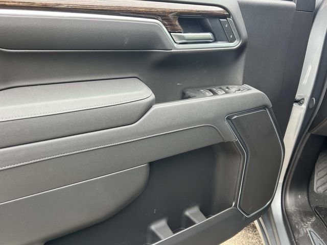 New 2026 Sterling Metallic GMC Elevation image 12