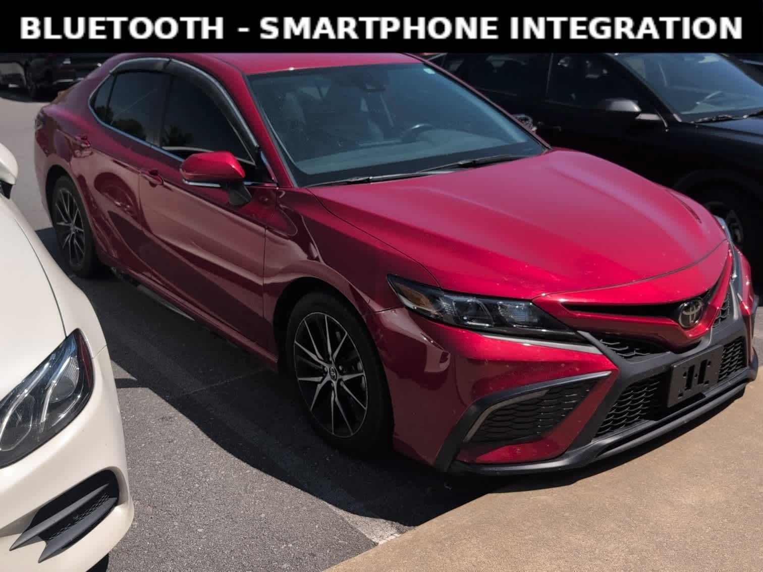Used 2022 SUPERSONIC RED Toyota SE image 3