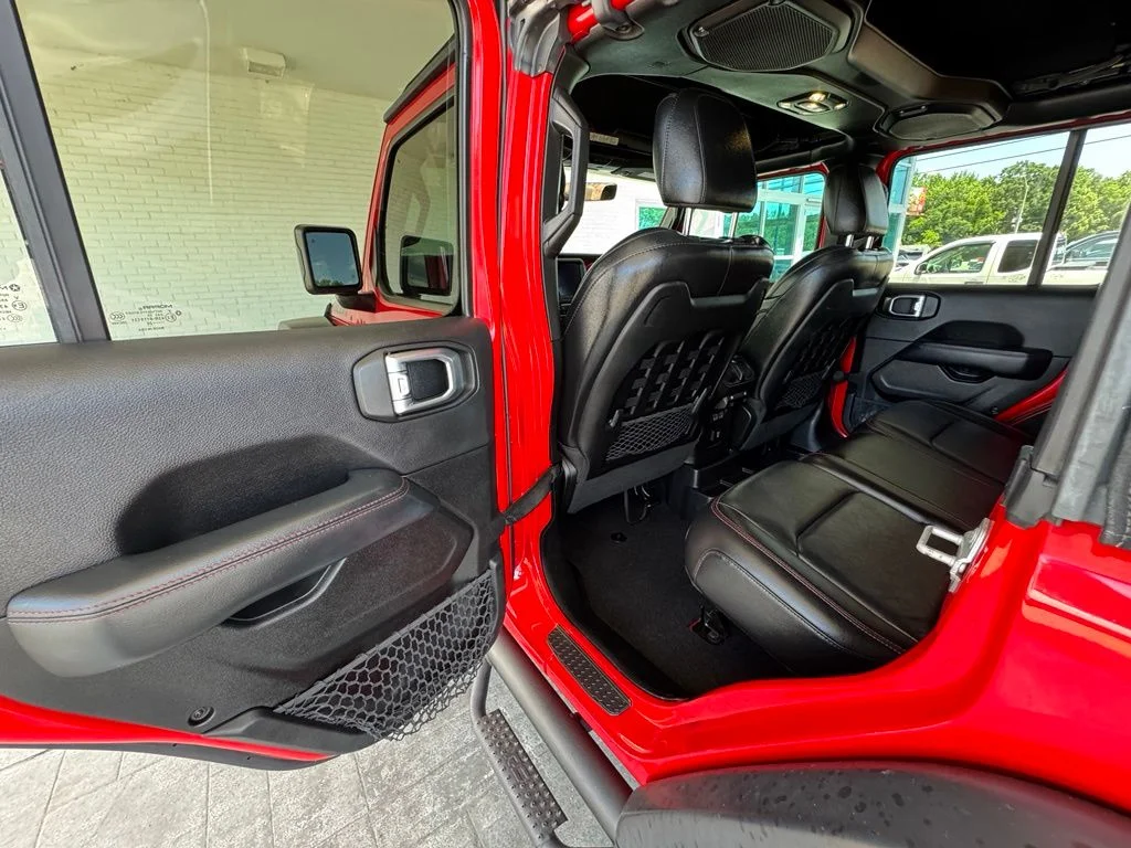 Used 2020 Red Jeep Unlimited Rubicon image 19