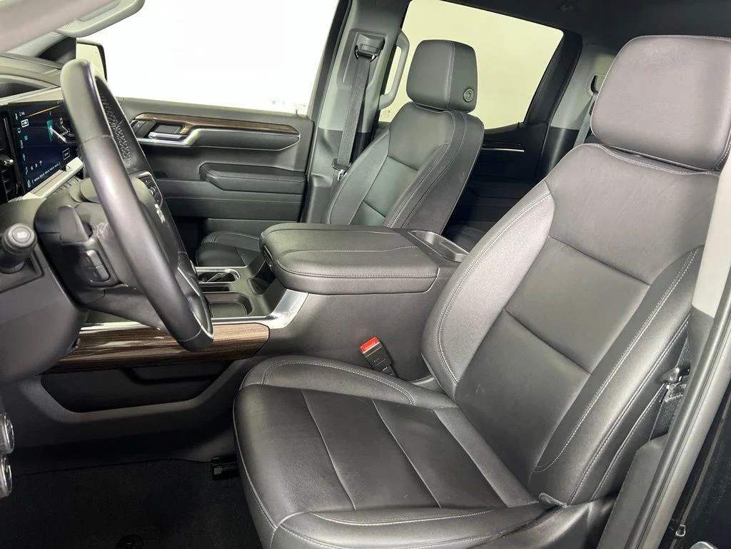 Used 2023 Black Chevrolet RST image 6