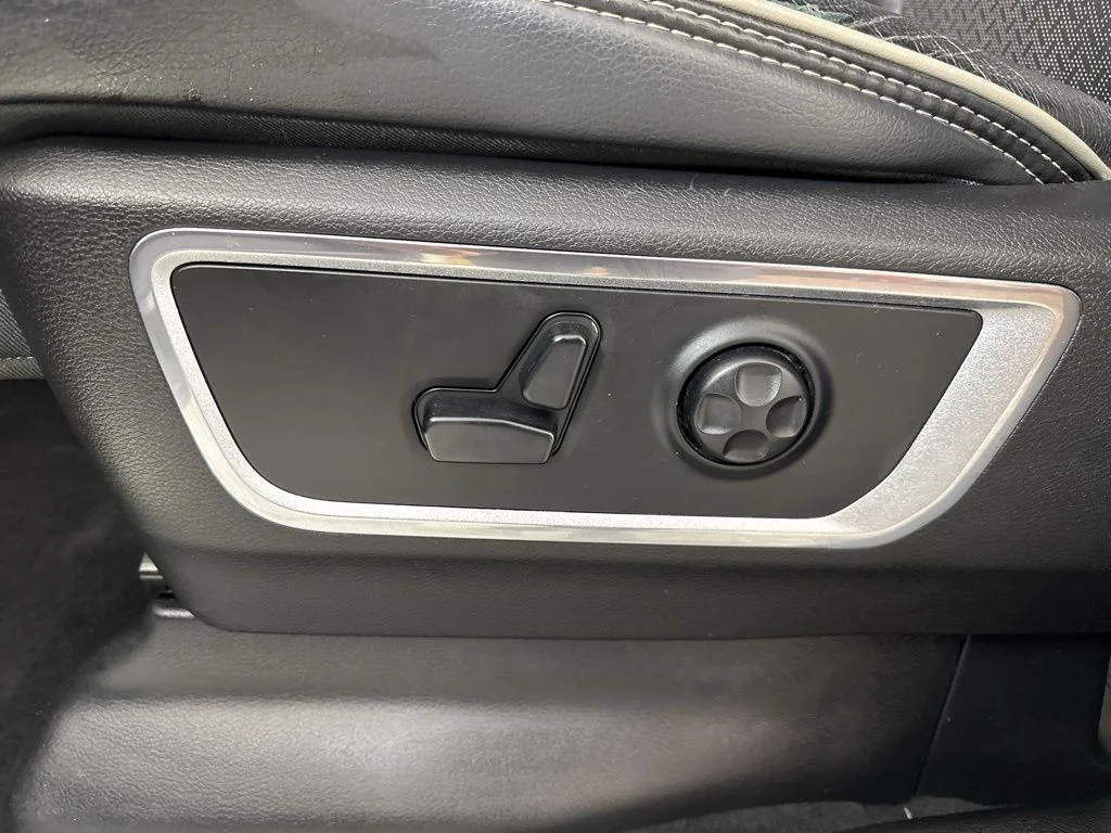 Used 2019 Black Ram Laramie image 14