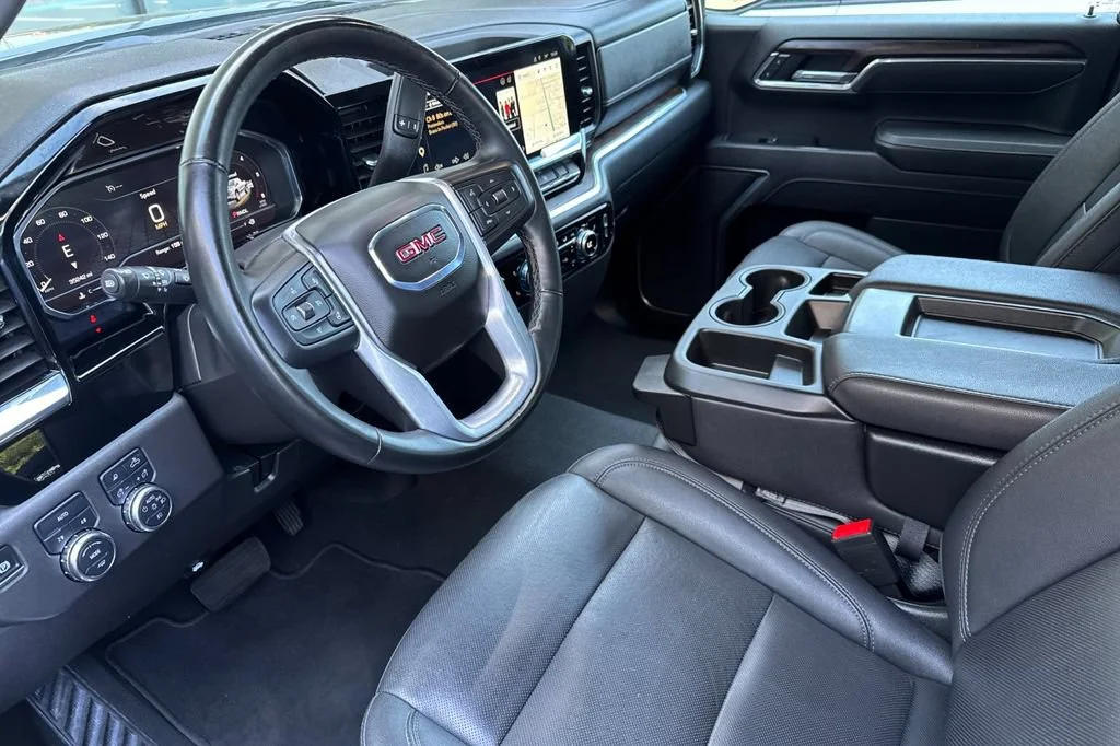 2025 GMC Sierra 1500 SLT - Photo 10