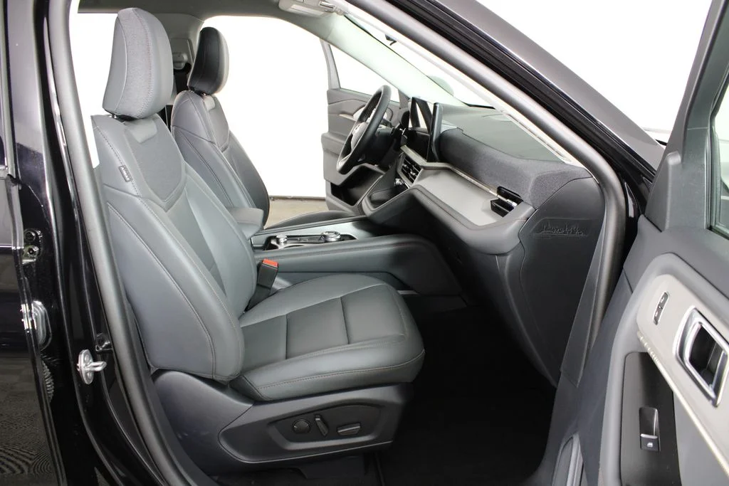 New 2026 Agate Black Metallic Ford Active image 18