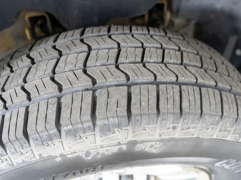 Used 2009 White Chevrolet Work Truck image 31