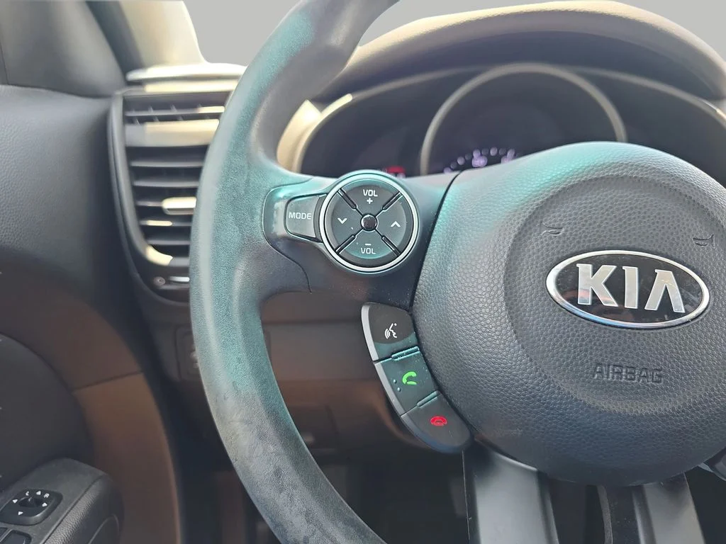 Used 2016 Titanium Gray Kia Base image 19
