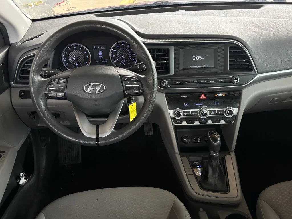 Used 2020 Red Hyundai SE image 20