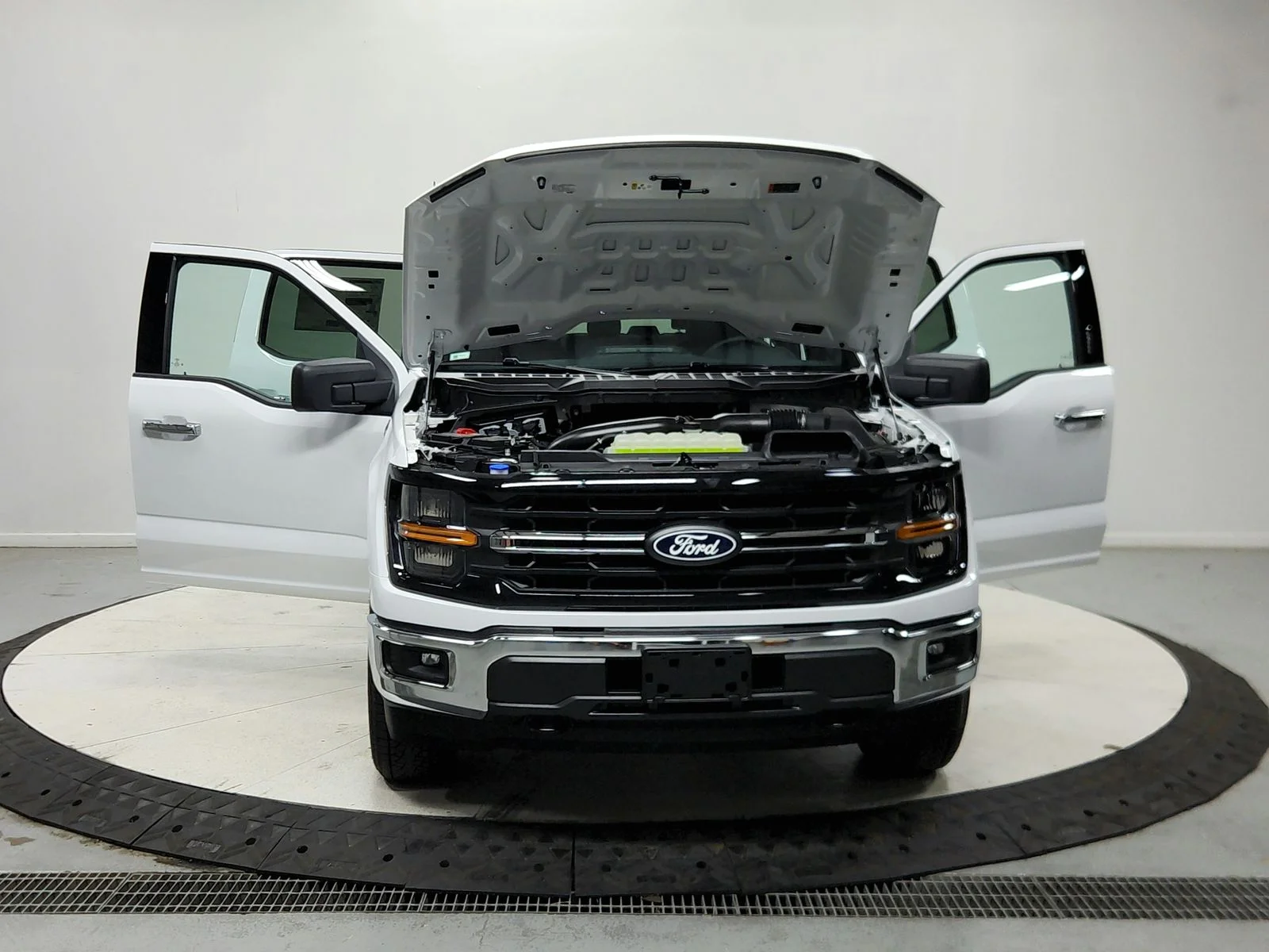 New 2026 White Ford XLT image 11