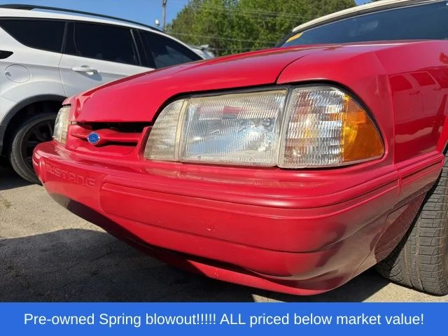 Used 1993 Red Ford LX image 2
