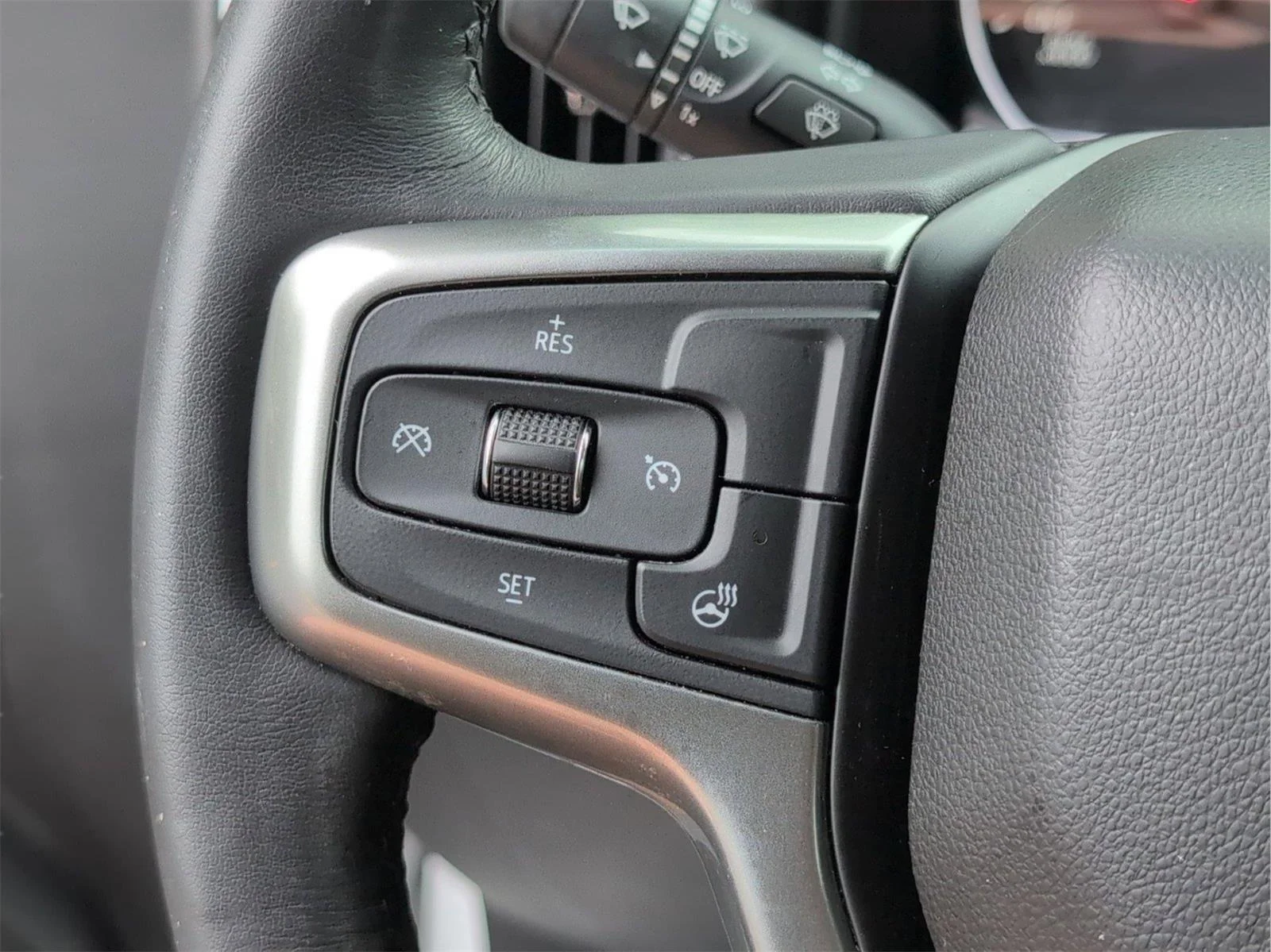 Used 2019 SUMMIT WHITE Chevrolet LT image 25