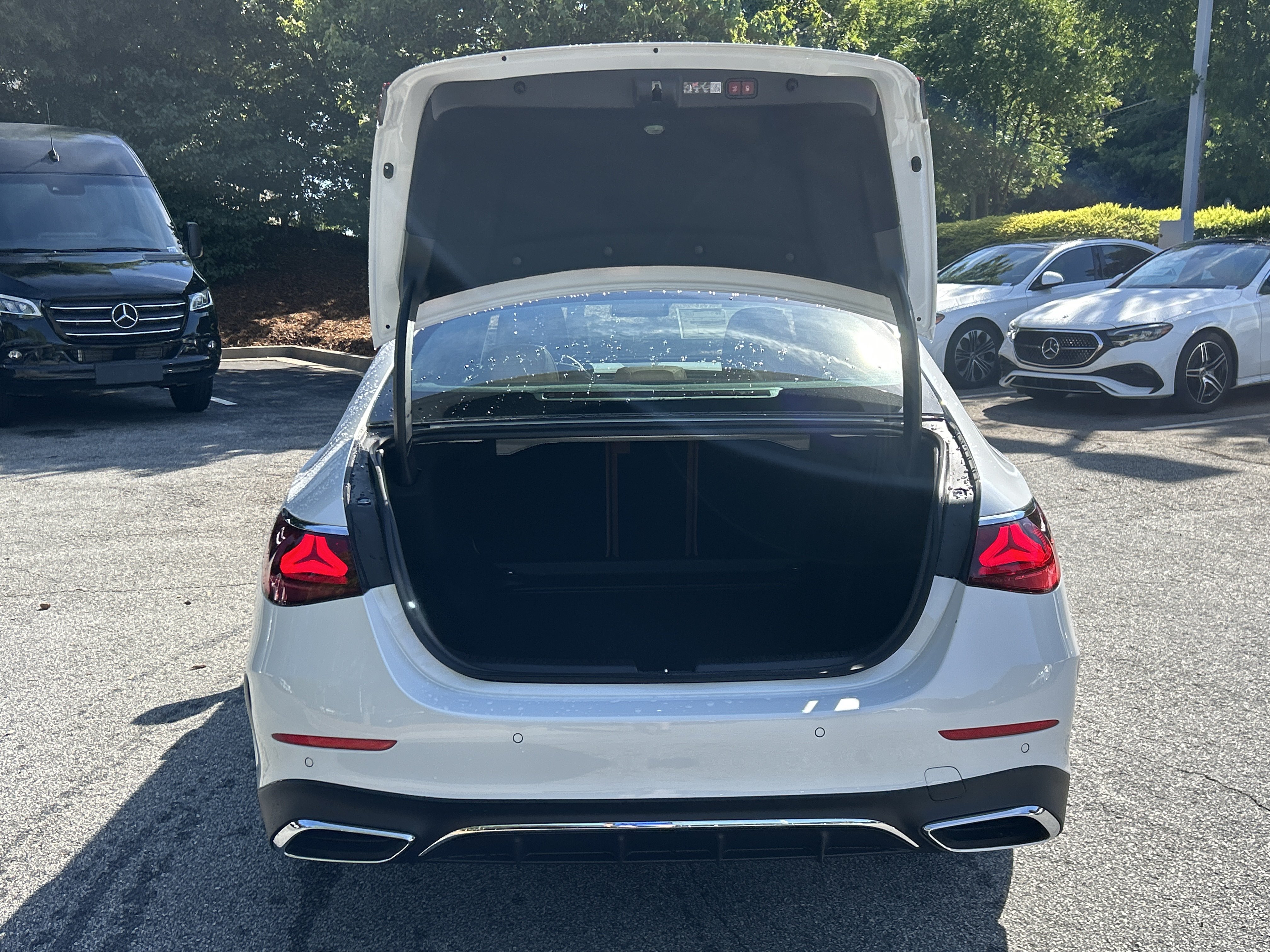 New 2026 MANUFAKTUR Moonlight White Metallic Mercedes-Benz E 450 4MATIC® Sedan image 8