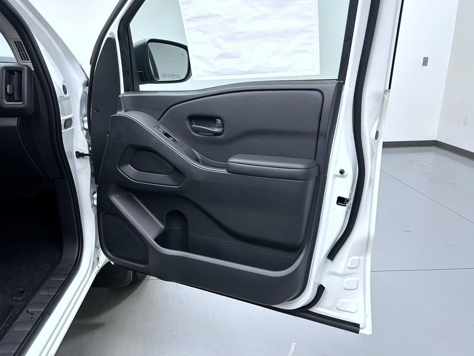 New 2026 Glacier White Nissan S image 16