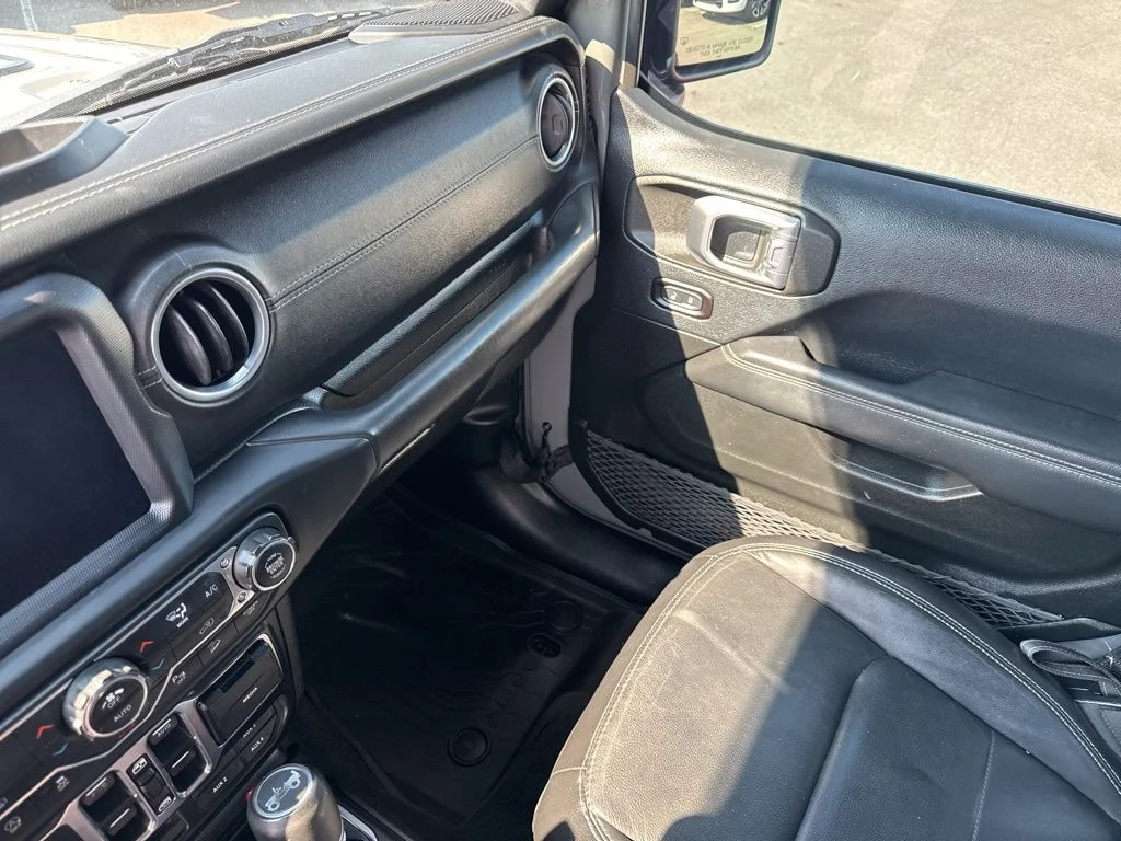 Used 2018 Gray Jeep Unlimited Sahara image 36