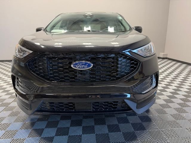 2024 Ford Edge ST photo 3
