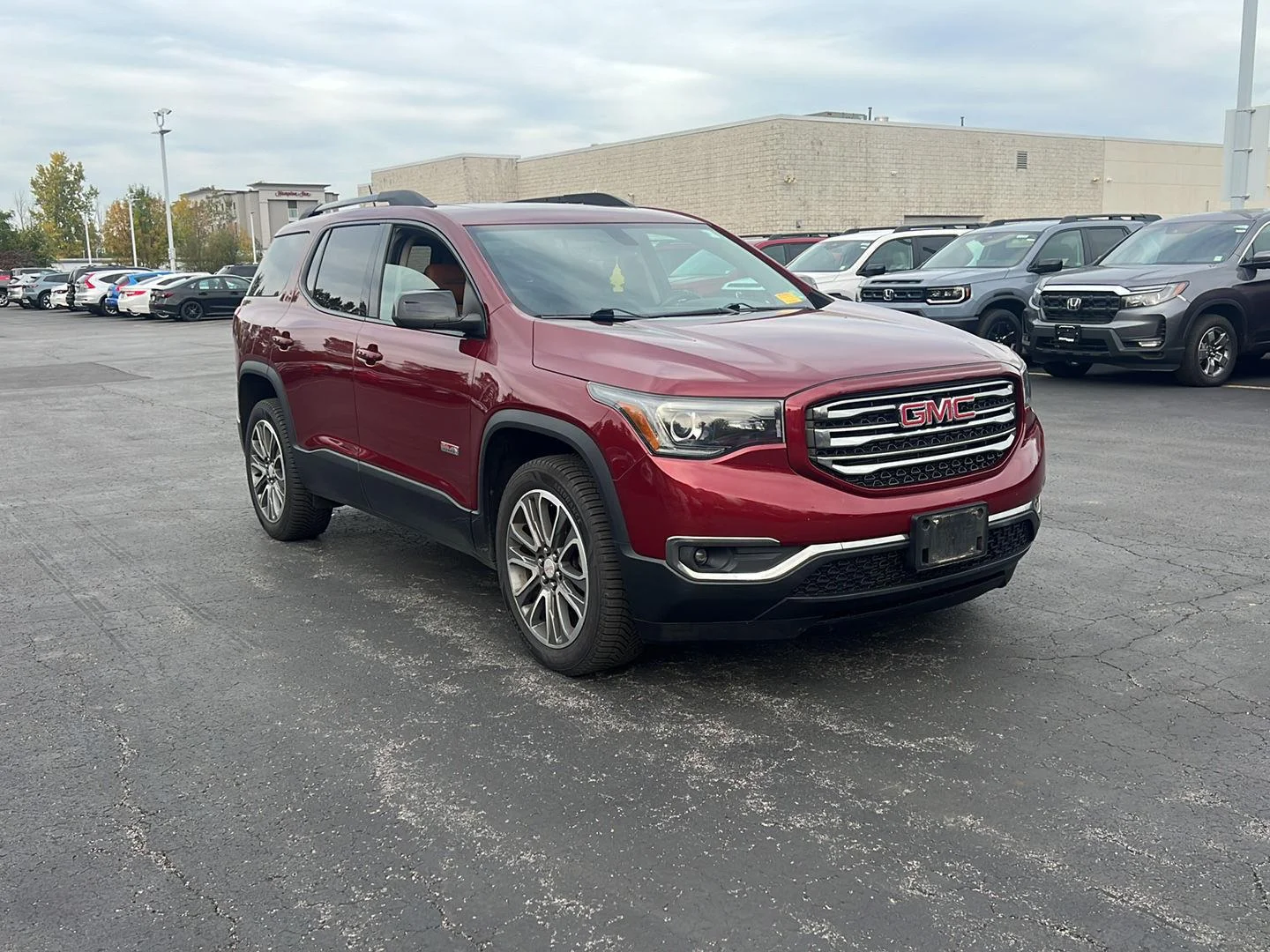 Used 2017 Crimson Red Tintcoat GMC SLT image 3