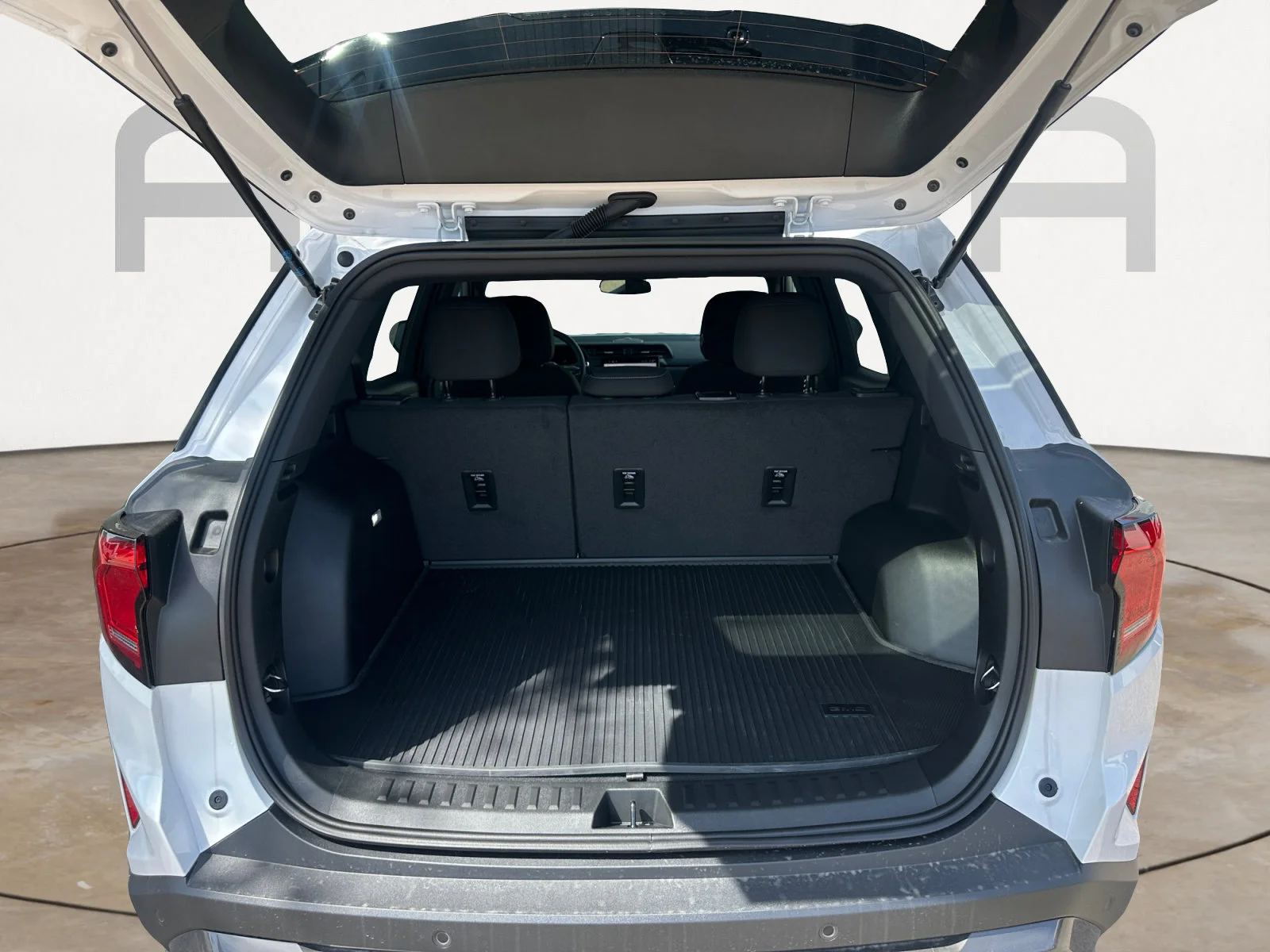New 2026 Summit White GMC FWD Elevation image 12