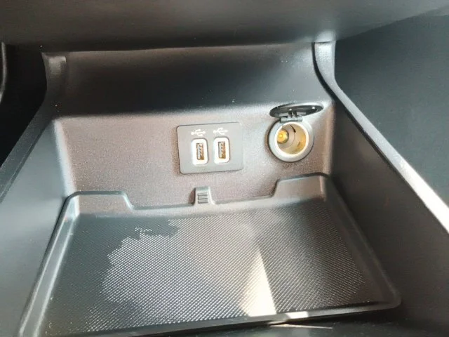 Used 2019 Blue Ford SE image 22
