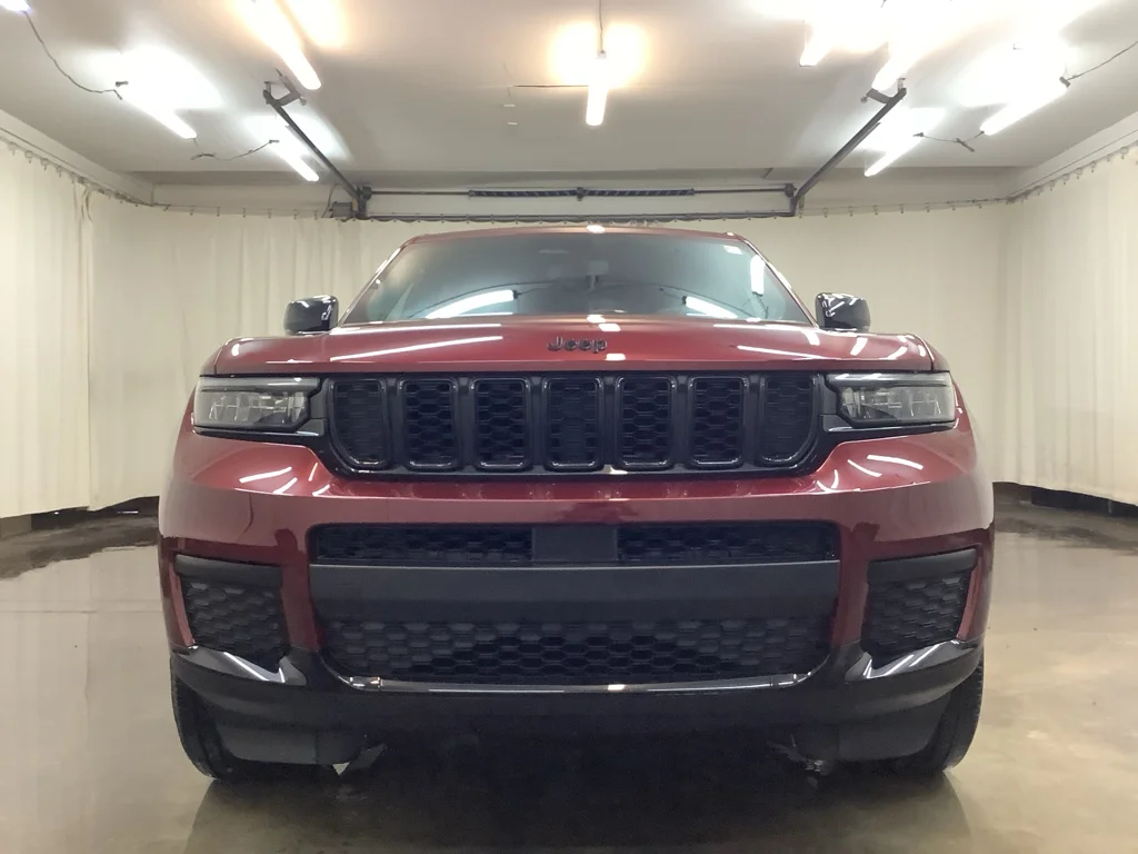 Certified Used 2023 Velvet Red Pearlcoat Jeep Altitude image 11